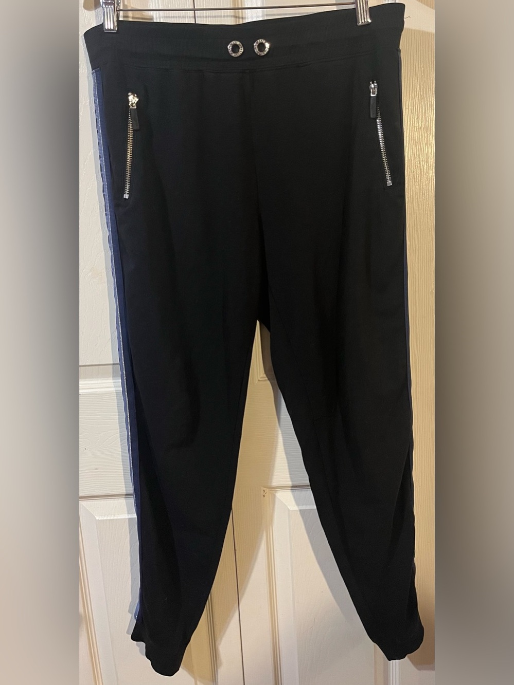 Karl Lagerfeld Paris Women’s Joggers Contrasting Logo On Leg Black Size M